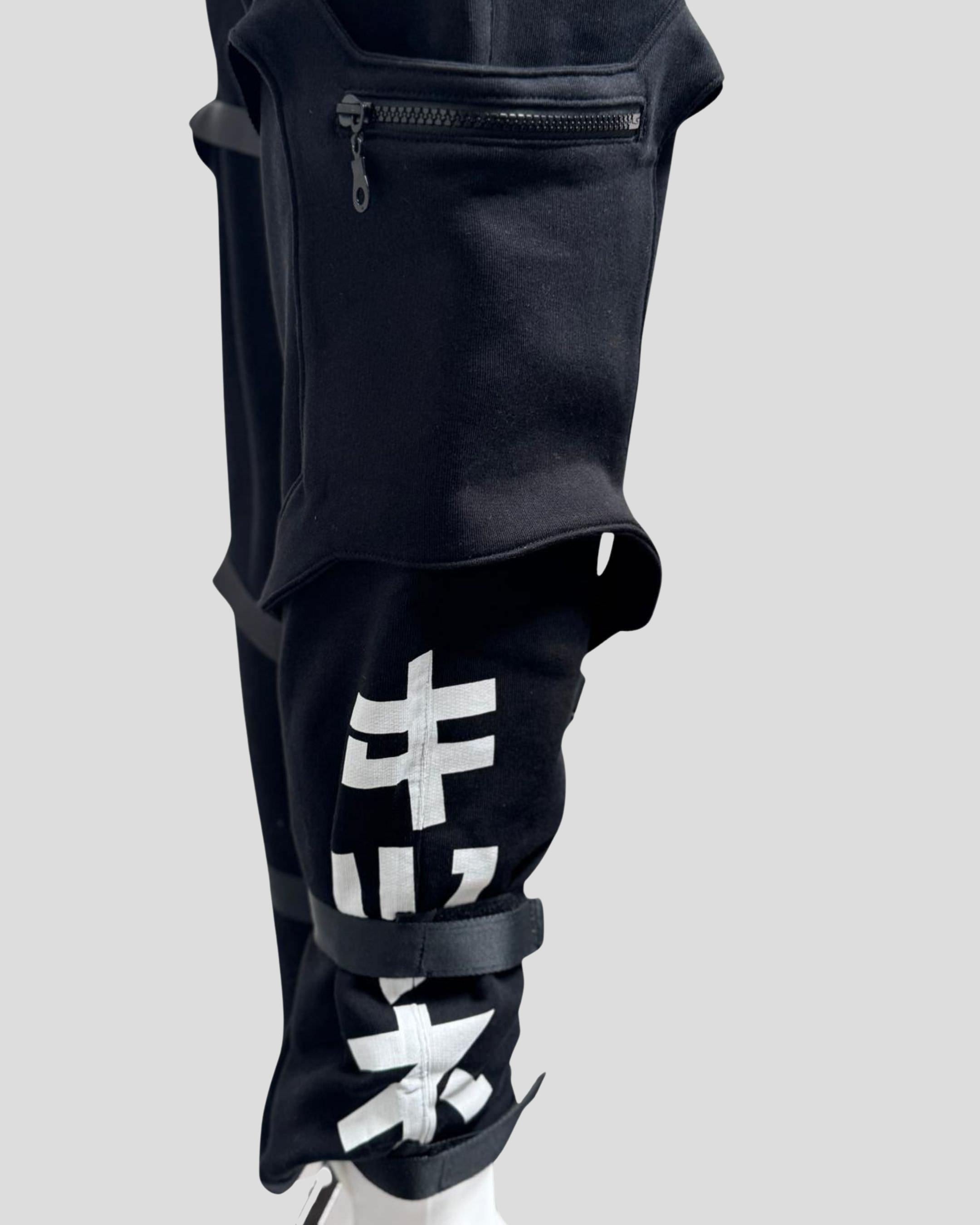 TECH CARGO PANTS - Black