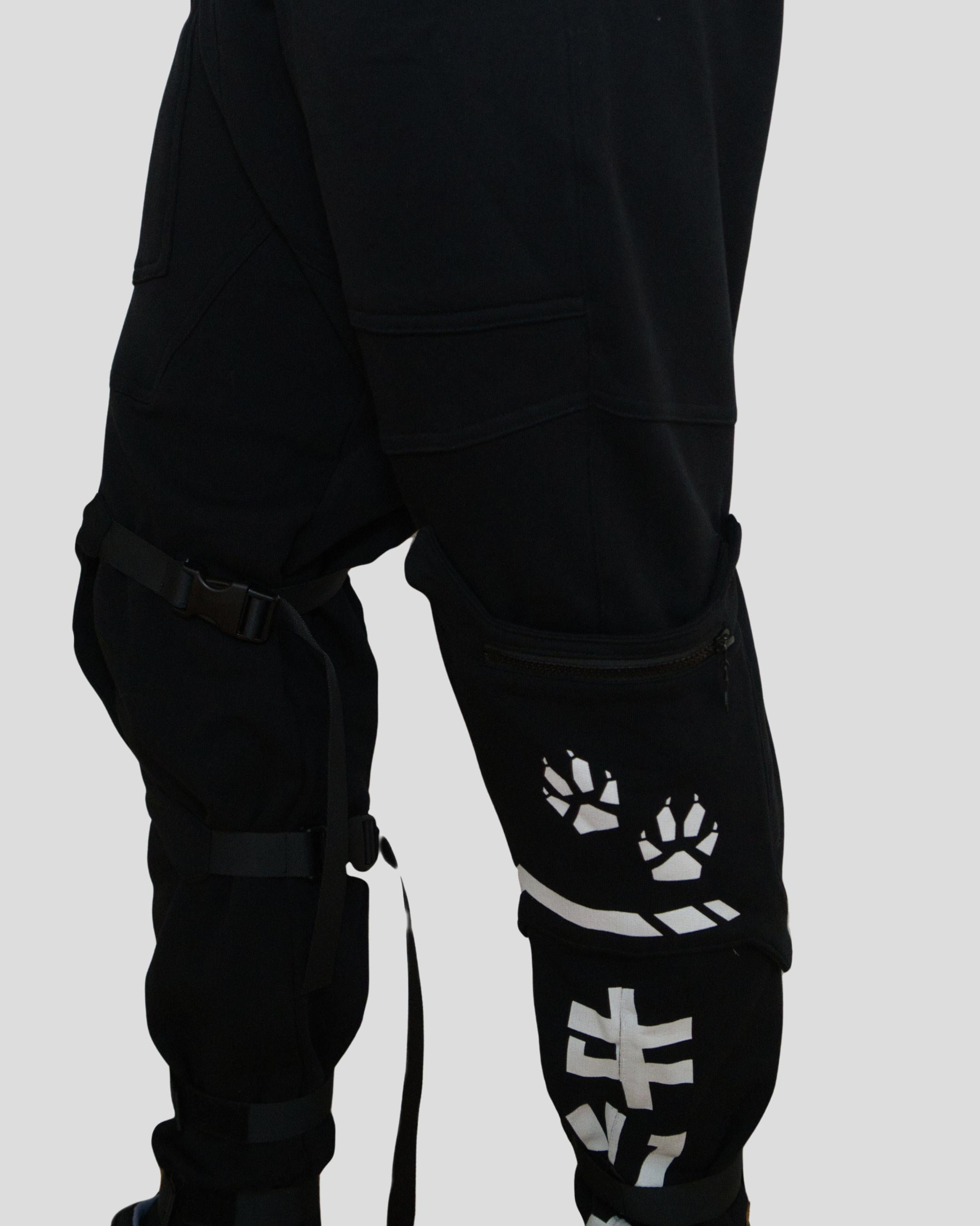 TECH CARGO PANTS - Black