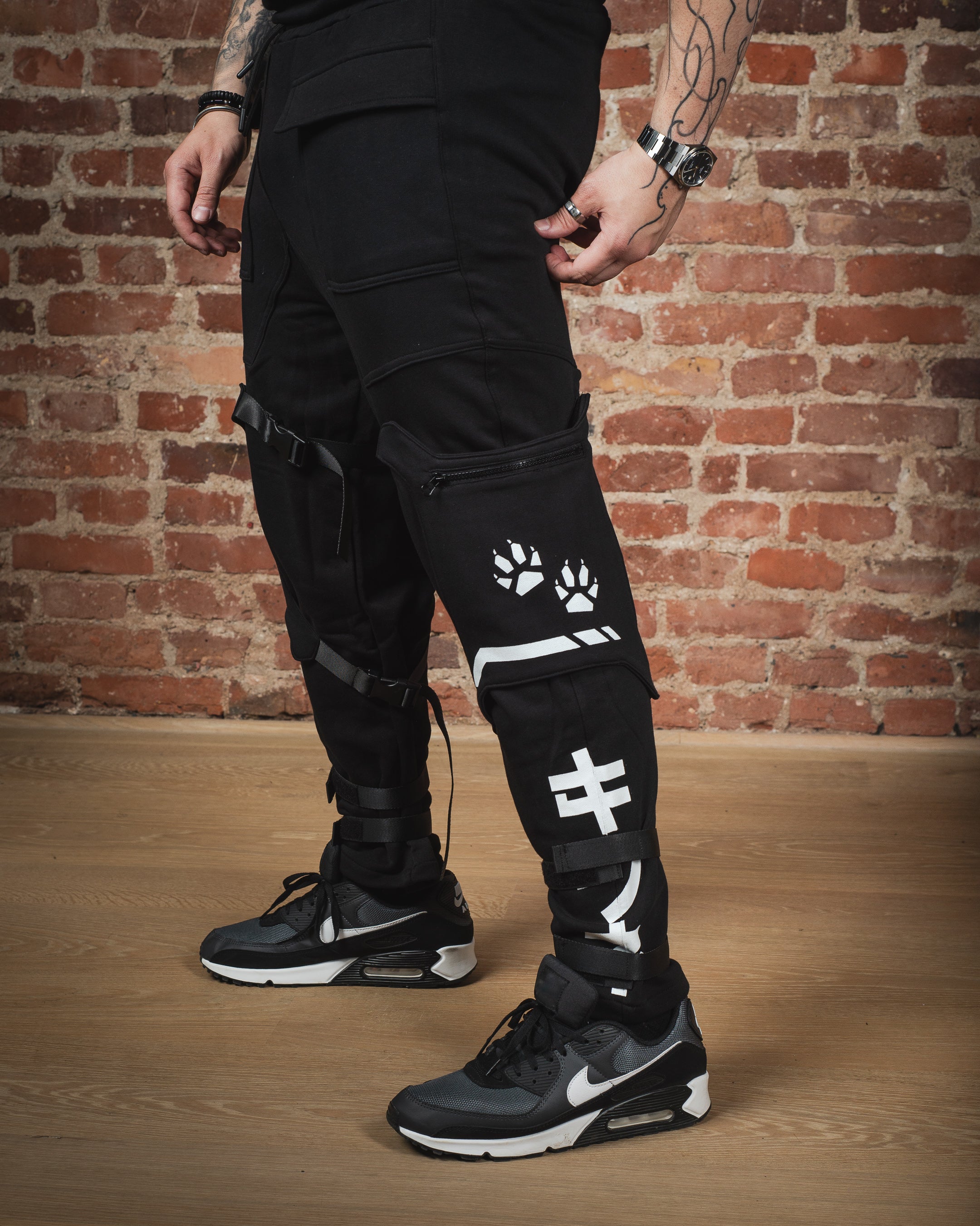 TECH CARGO PANTS - Black