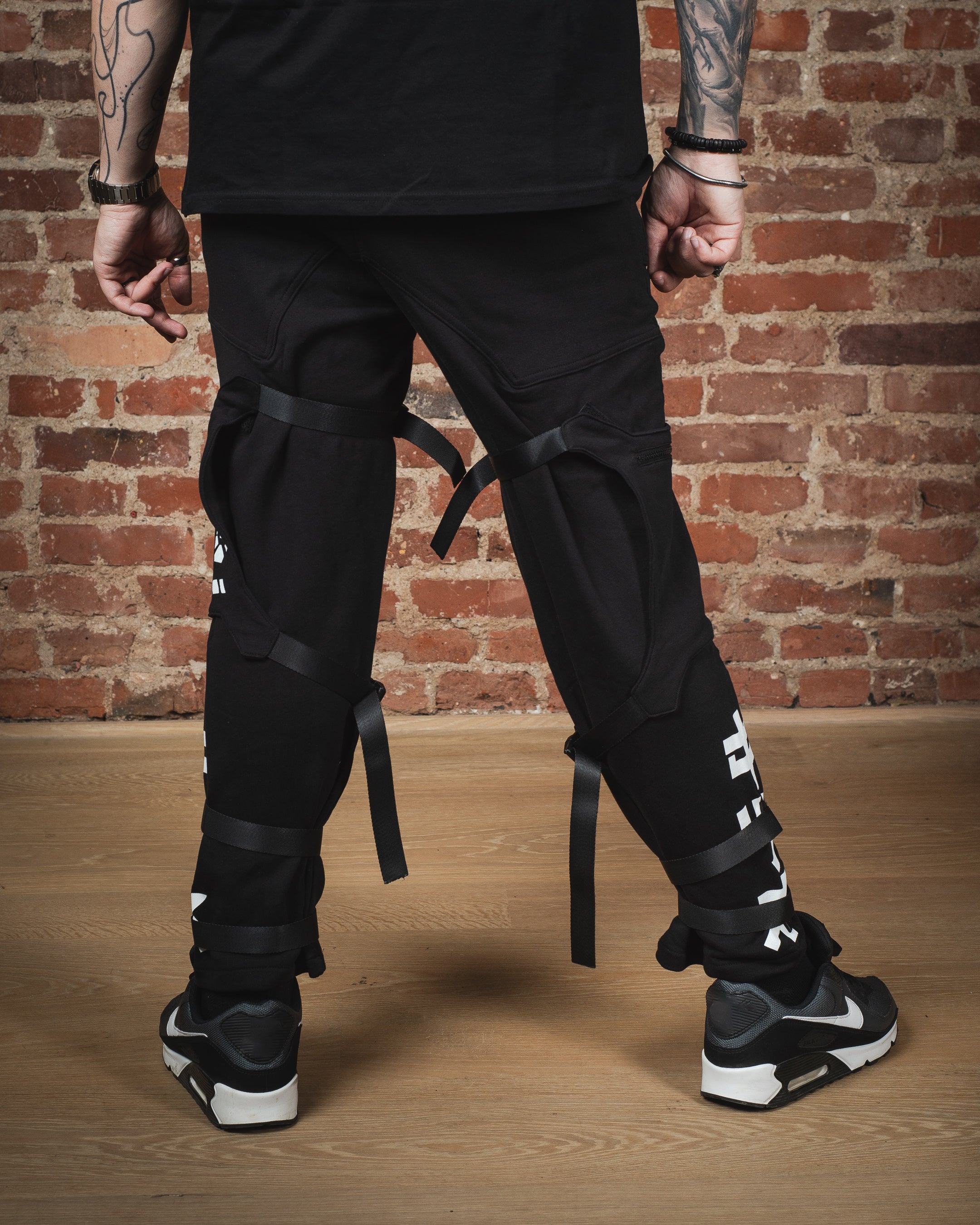 TECH CARGO PANTS - Black