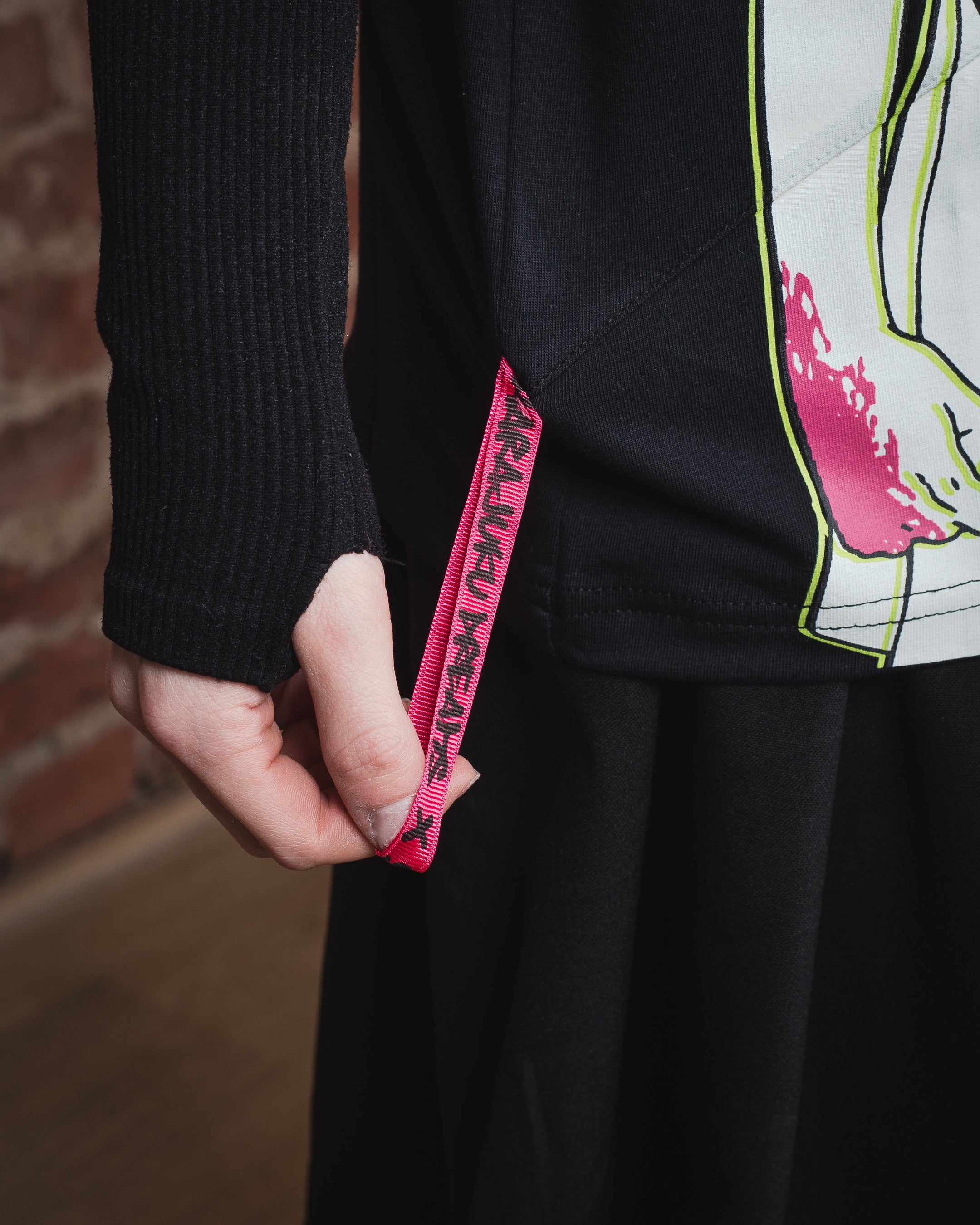 BAND T-SHIRT WITH BIAS DETAILS - Black