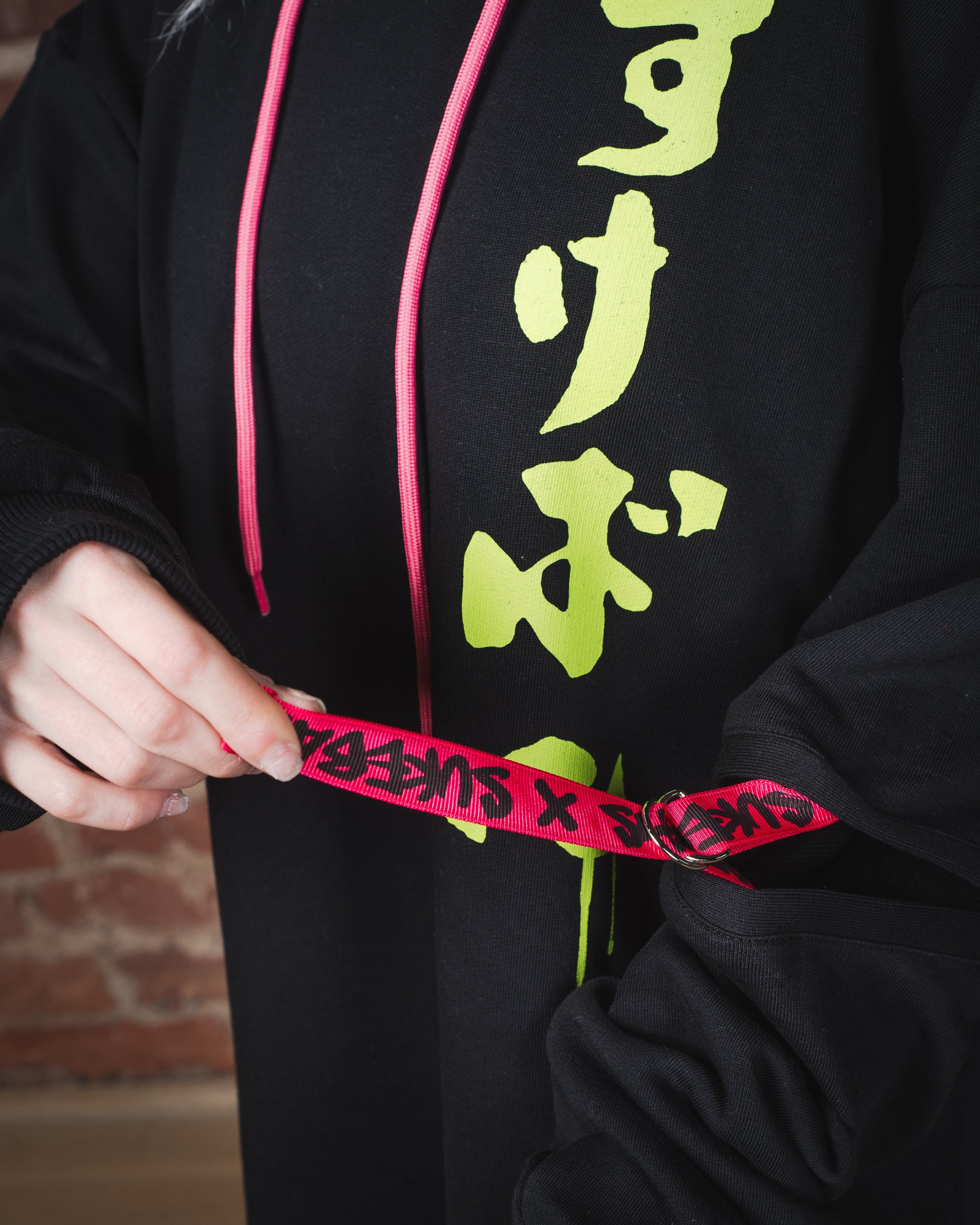 HOODIE WITH ELBOW CUTS - Black